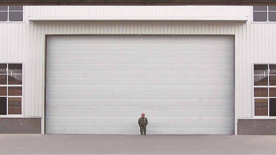 Industrial Giant Lifting Door